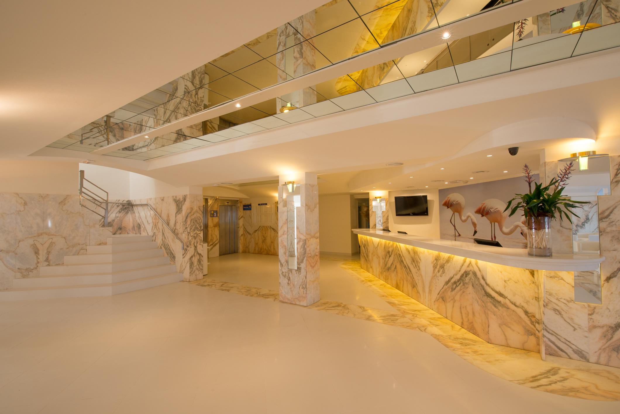 מלון אלקודיה Iberostar Waves Ciudad Blanca מראה חיצוני תמונה