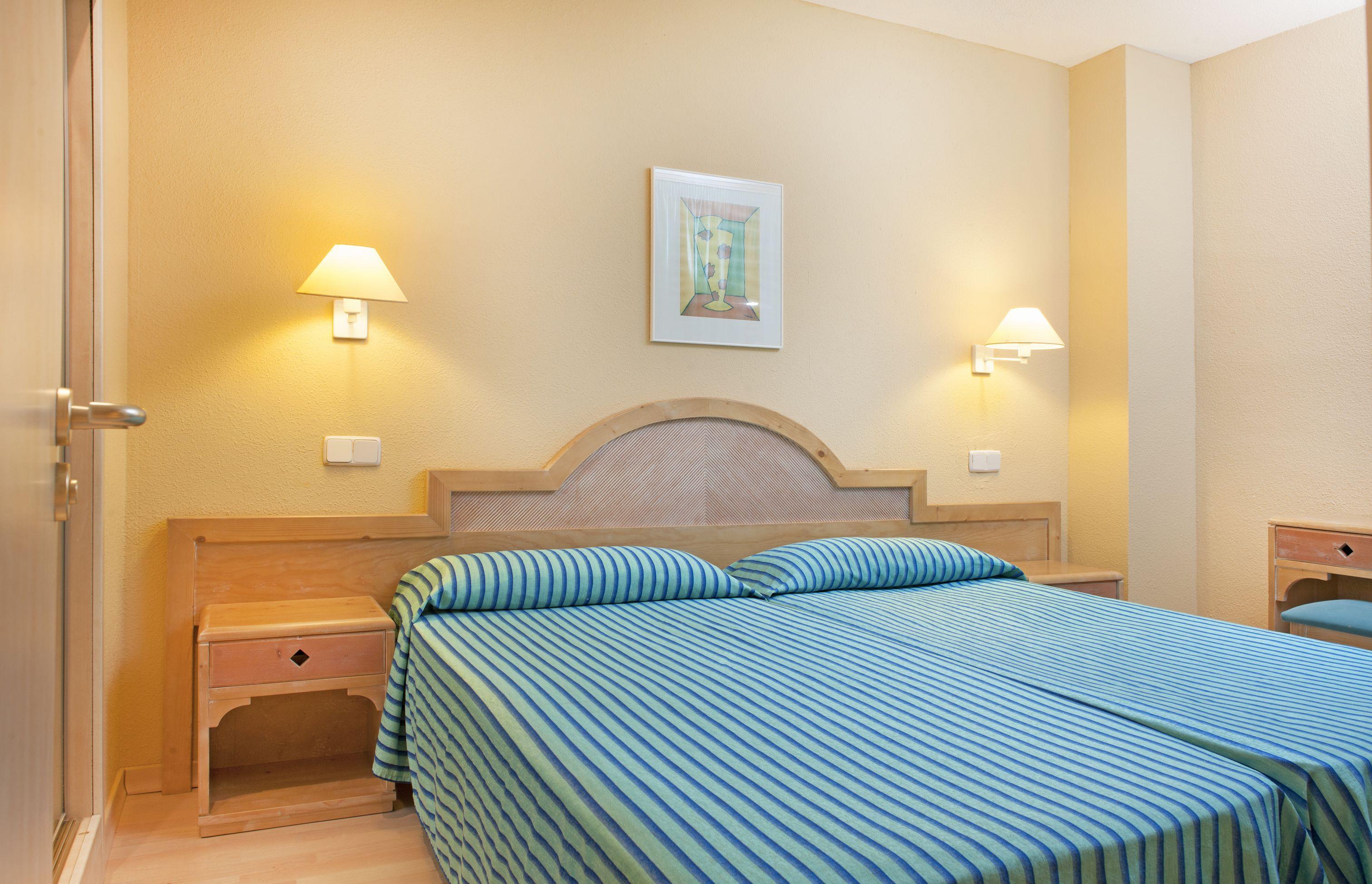 מלון אלקודיה Iberostar Waves Ciudad Blanca מראה חיצוני תמונה